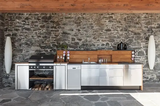 Do You Need An Oven In An Outdoor Kitchen